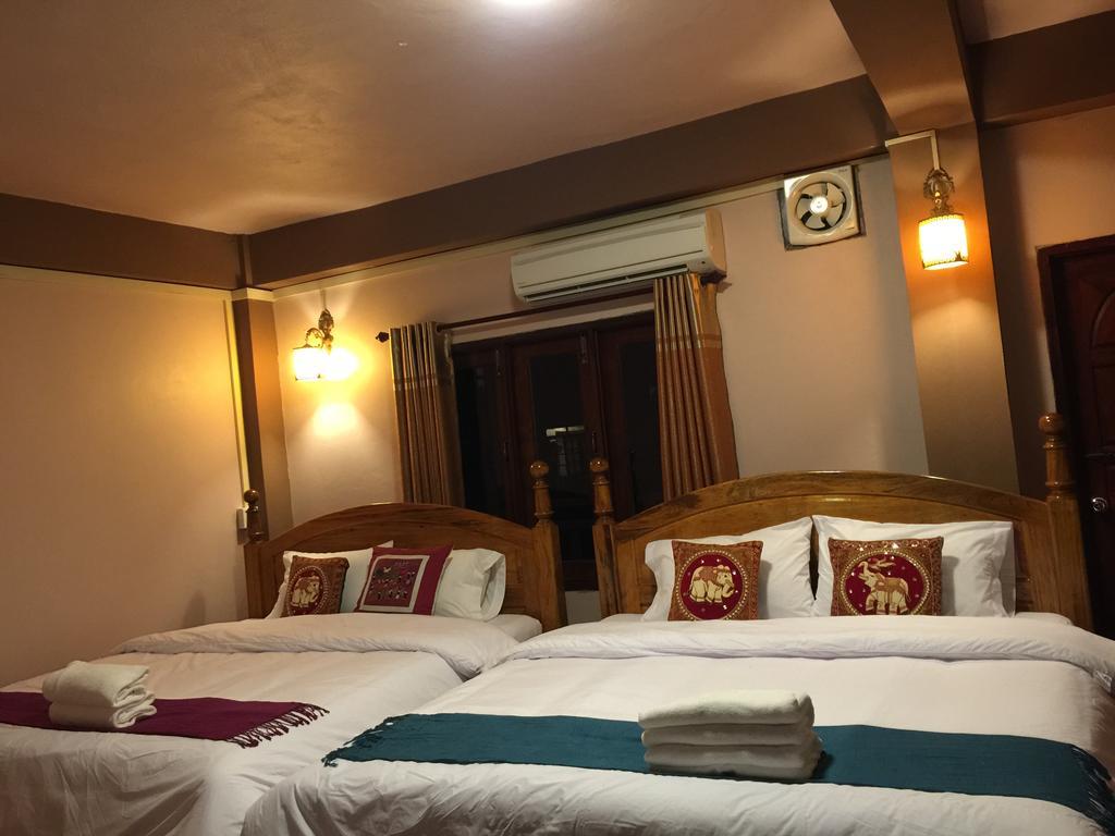 Happy River View Hotel 방 비엥 외부 사진