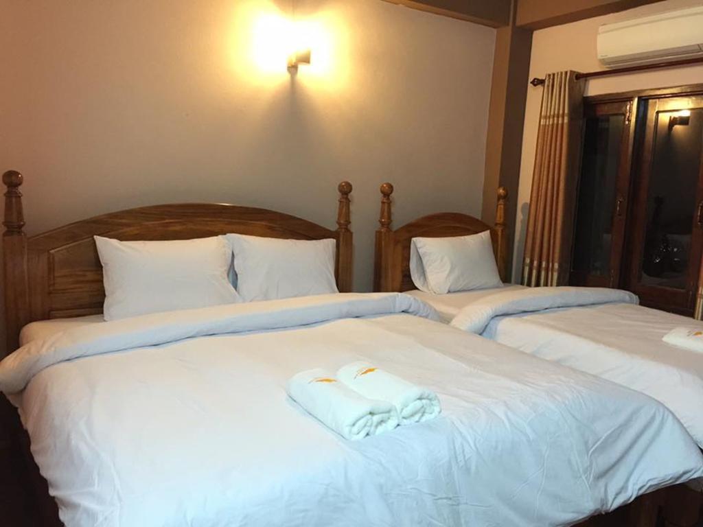 Happy River View Hotel 방 비엥 외부 사진