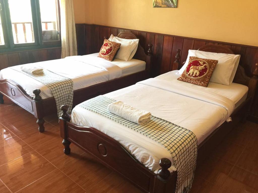 Happy River View Hotel 방 비엥 외부 사진