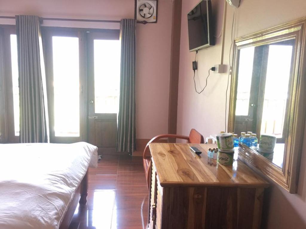 Happy River View Hotel 방 비엥 외부 사진