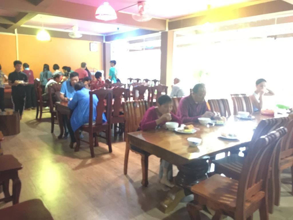 Happy River View Hotel 방 비엥 외부 사진